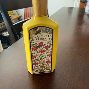 Gucci Flora Gorgeous Orchid Yellow Candle Holder